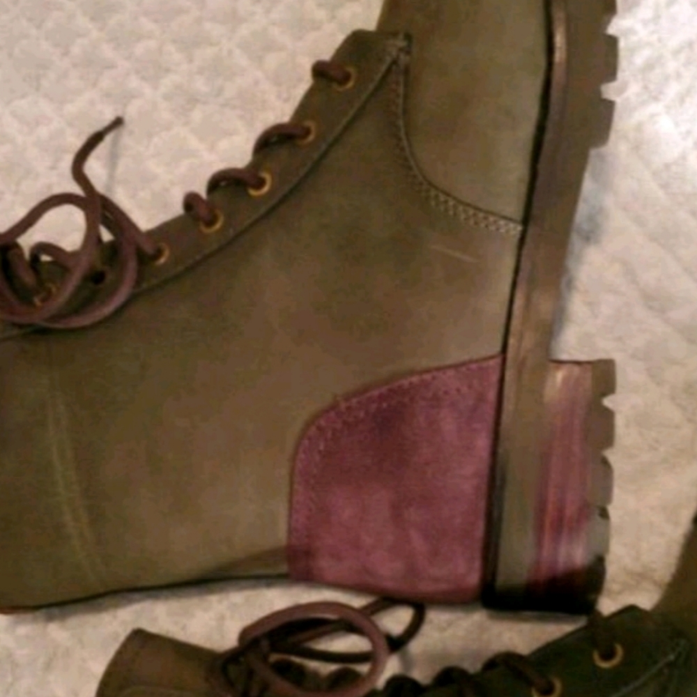 Ugg Dark Green Boots